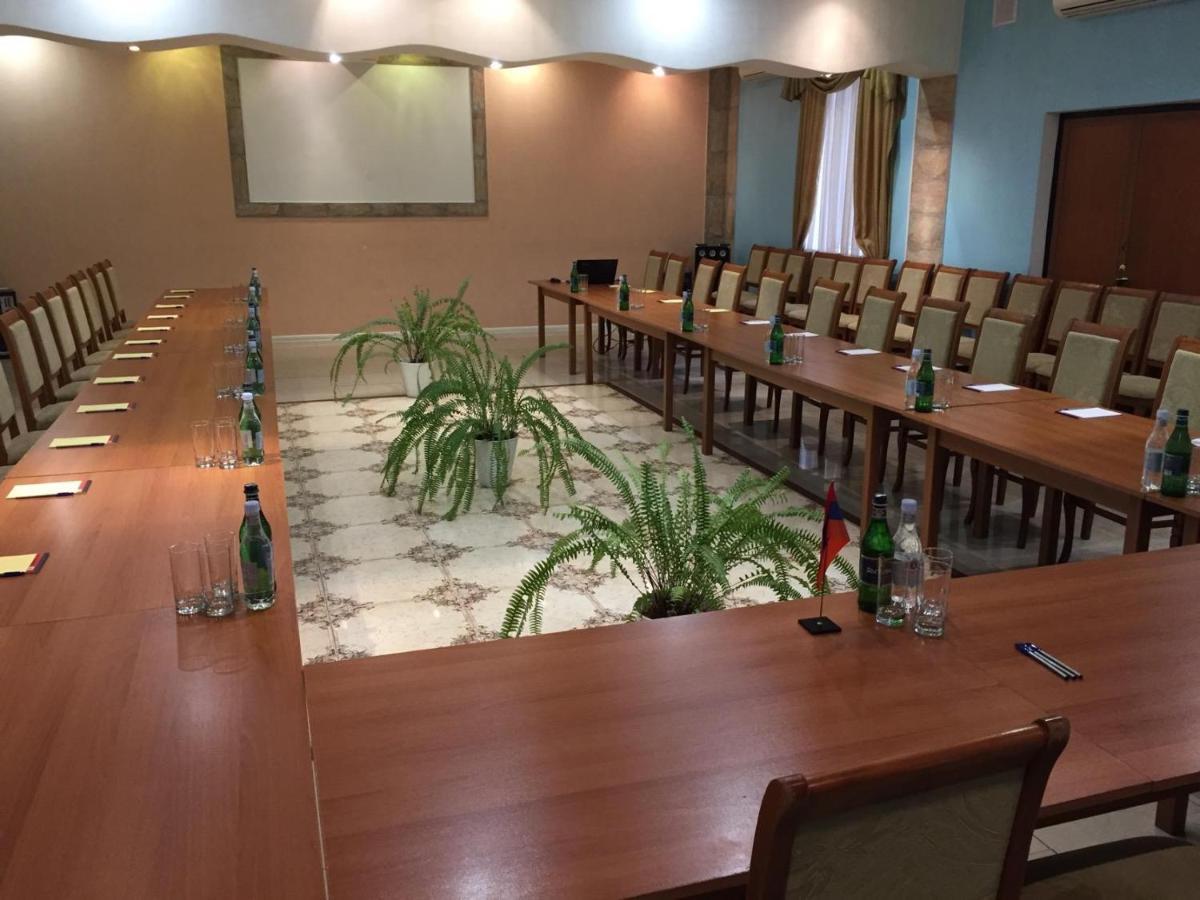 Vayk Hotel Екстер'єр фото