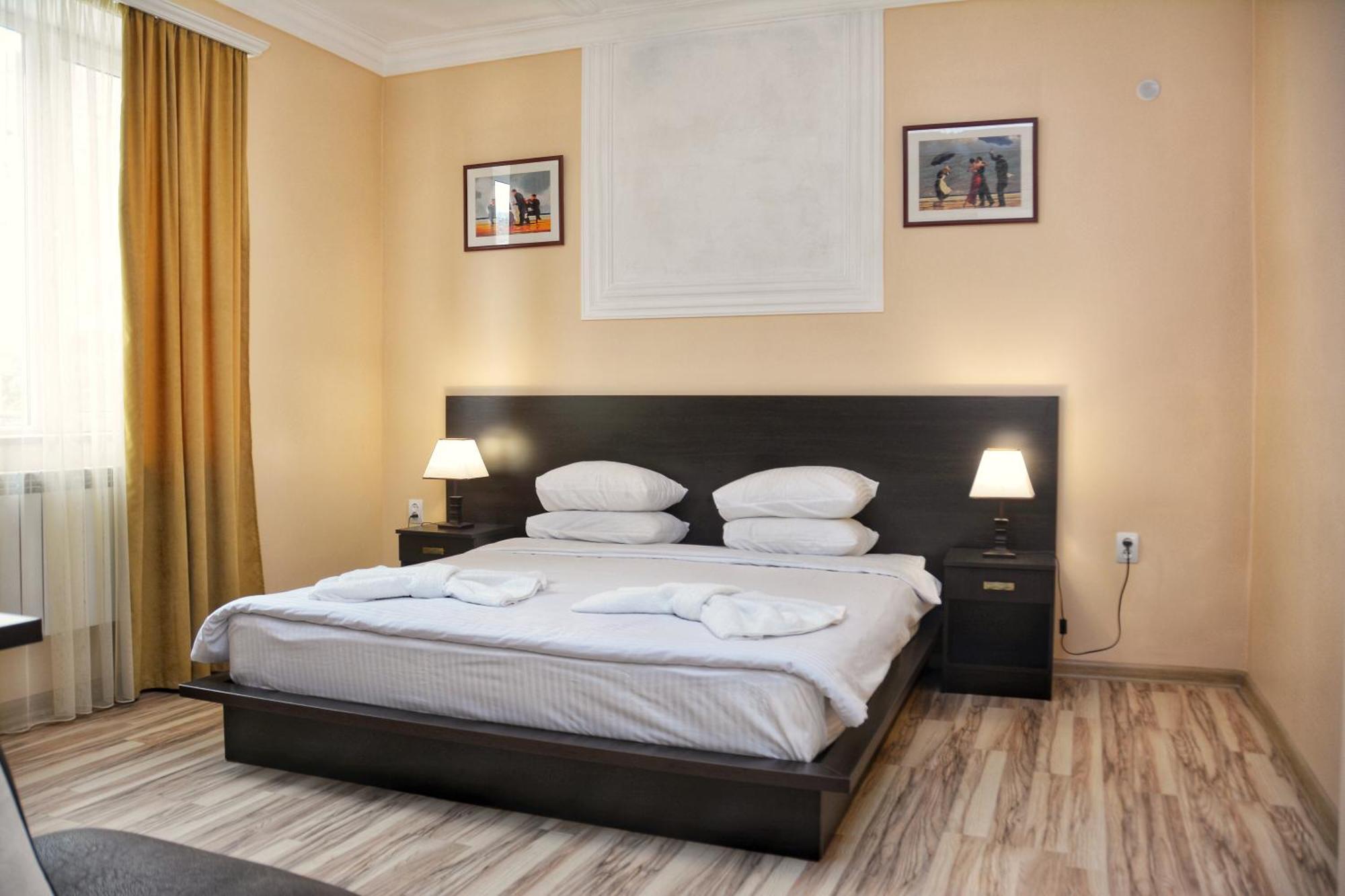Vayk Hotel Екстер'єр фото