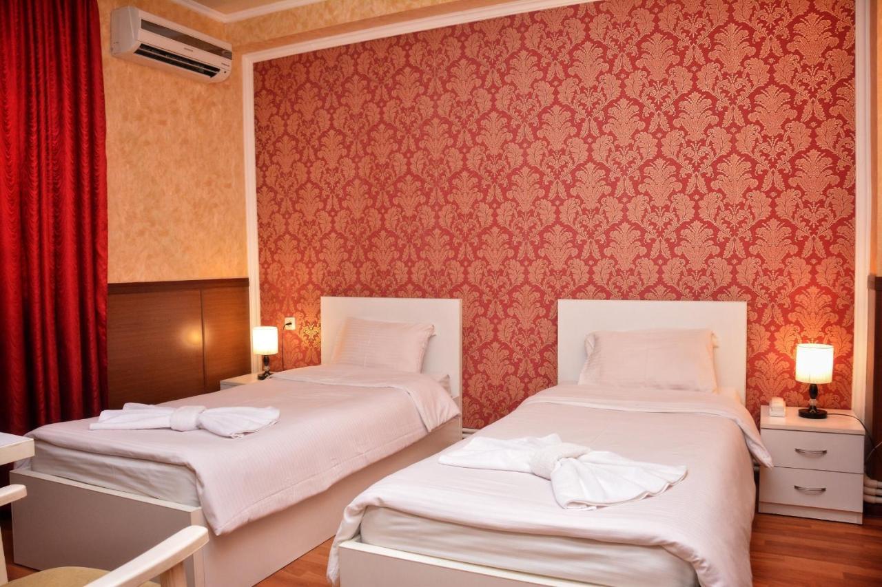 Vayk Hotel Екстер'єр фото