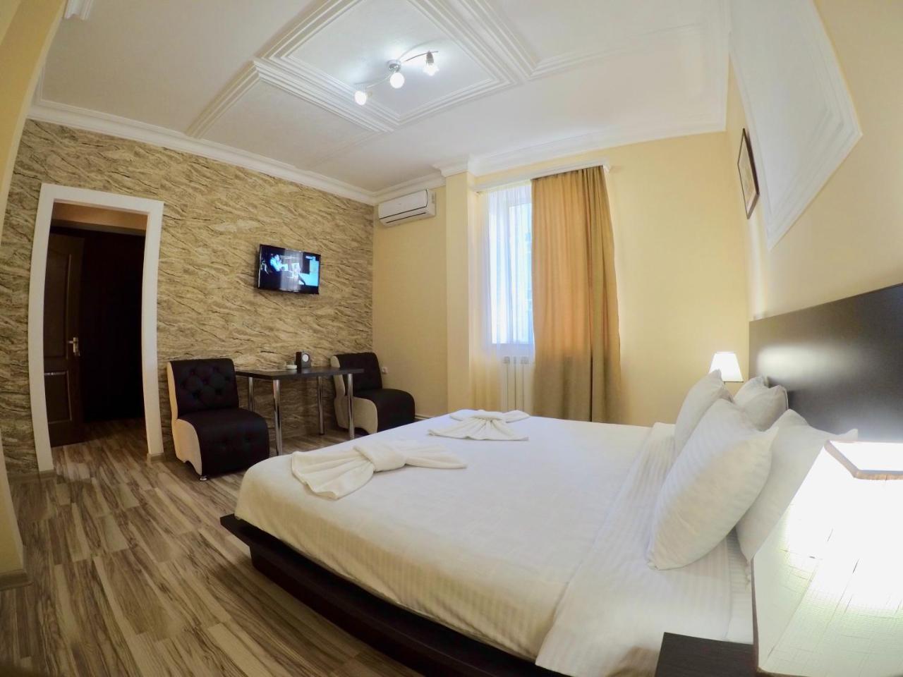 Vayk Hotel Екстер'єр фото