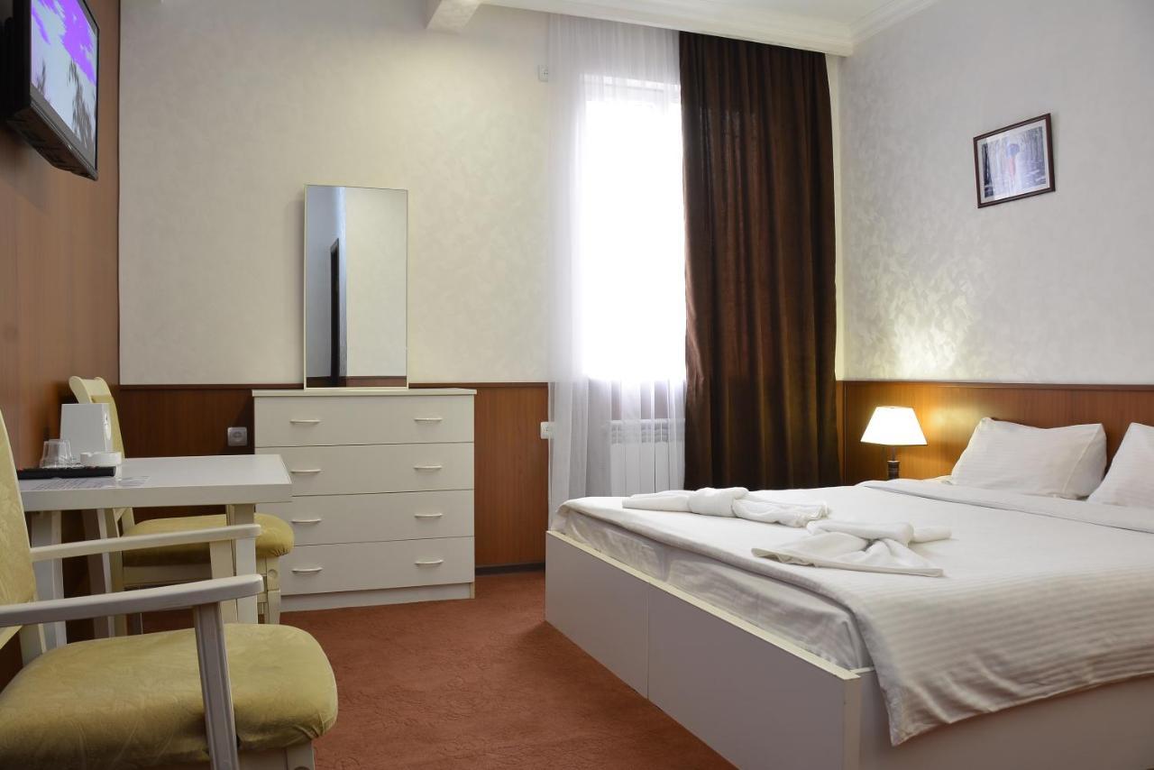 Vayk Hotel Екстер'єр фото